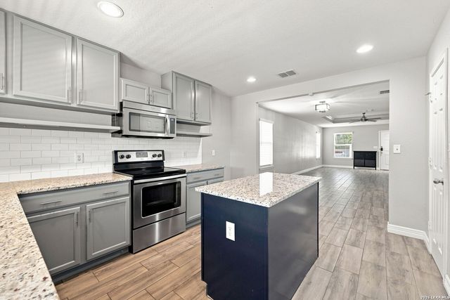 24211 Invitation Oak, San Antonio, TX 78261
