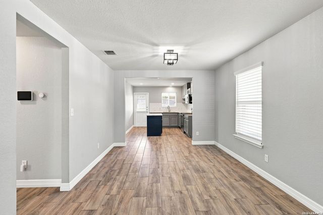 24211 Invitation Oak, San Antonio, TX 78261