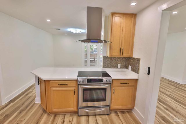 3795 Summer Dr, Pensacola, FL 32504