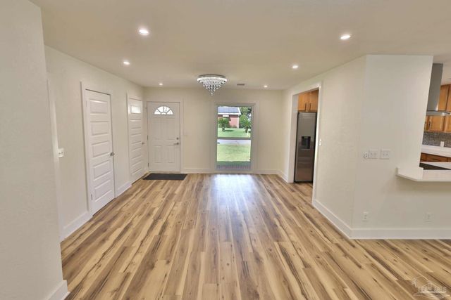 3795 Summer Dr, Pensacola, FL 32504