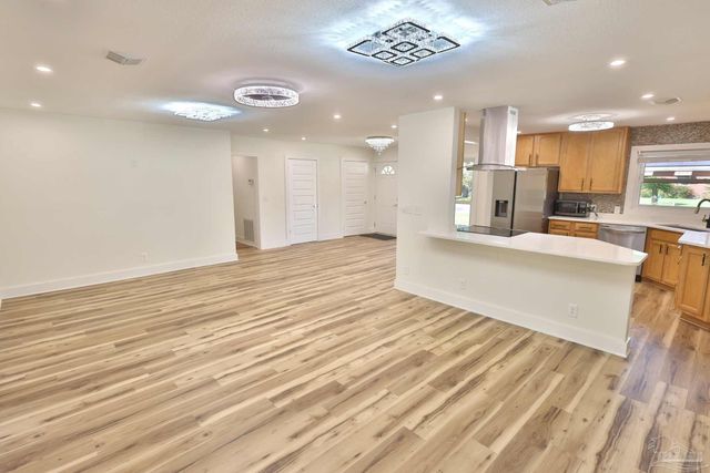 3795 Summer Dr, Pensacola, FL 32504