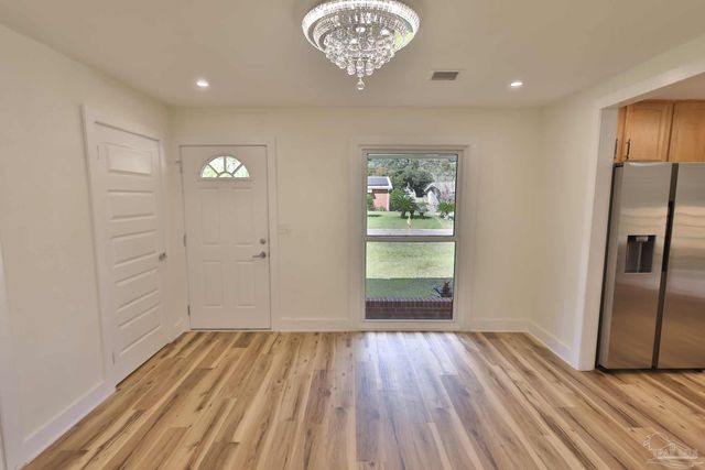 3795 Summer Dr, Pensacola, FL 32504