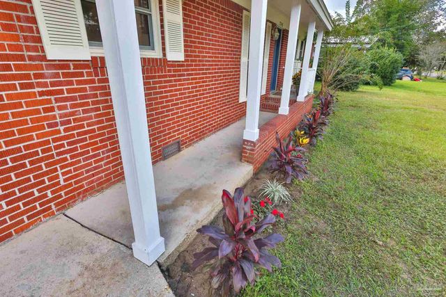 3795 Summer Dr, Pensacola, FL 32504