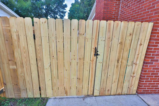 3795 Summer Dr, Pensacola, FL 32504