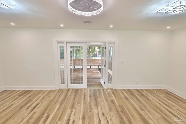 3795 Summer Dr, Pensacola, FL 32504