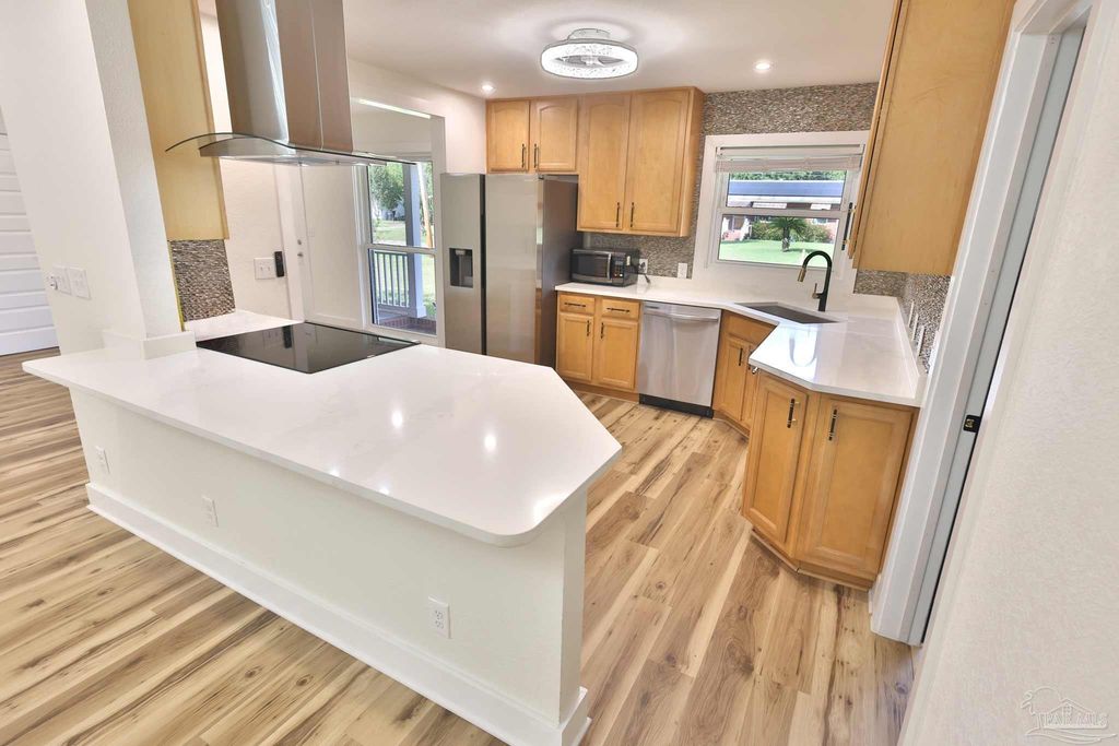 3795 Summer Dr, Pensacola, FL 32504