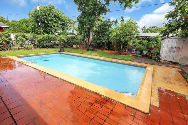 5921 NW 15th St, Sunrise, FL 33313