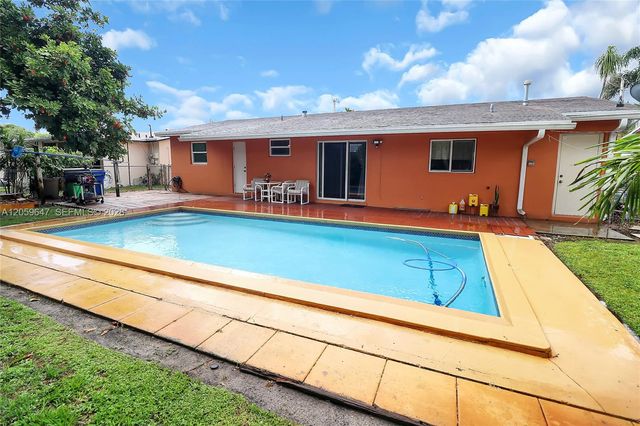 5921 NW 15th St, Sunrise, FL 33313