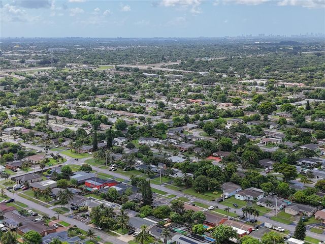 5921 NW 15th St, Sunrise, FL 33313