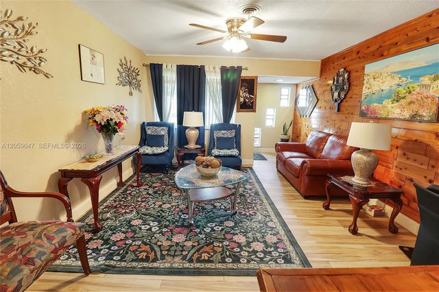 5921 NW 15th St, Sunrise, FL 33313