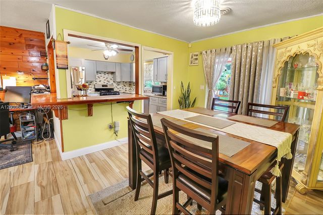 5921 NW 15th St, Sunrise, FL 33313