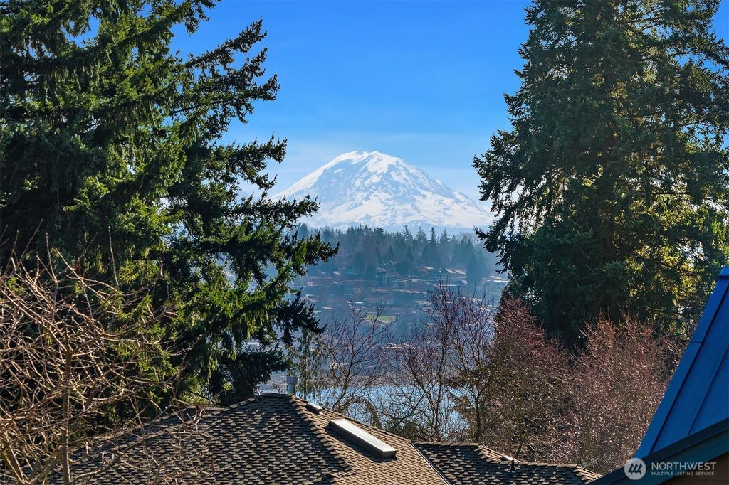 6907 96th Avenue SE, Mercer Island, WA 98040