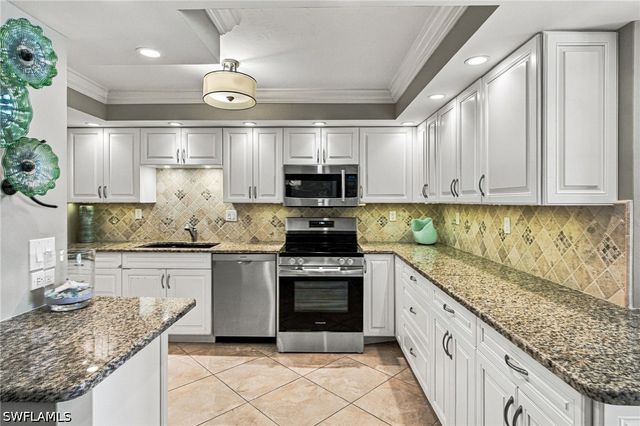 1717 Gulf Shore BLVD N 103, Naples, FL 34102