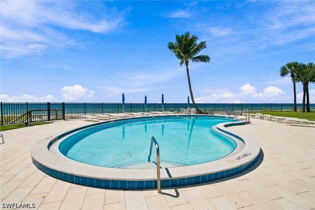 1717 Gulf Shore BLVD N 103, Naples, FL 34102