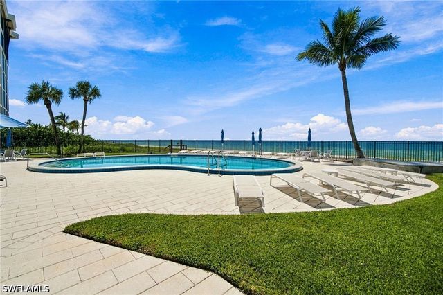 1717 Gulf Shore BLVD N 103, Naples, FL 34102