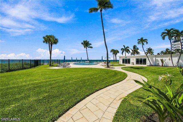 1717 Gulf Shore BLVD N 103, Naples, FL 34102