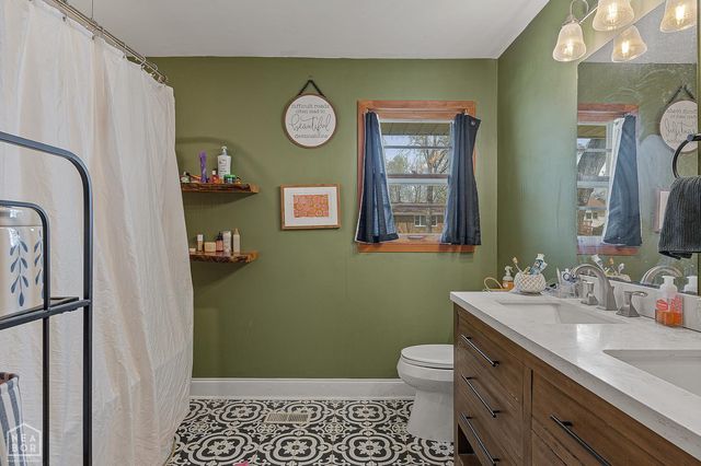 703 Valley Drive, Jonesboro, AR 72401