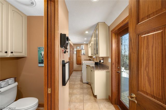 1114 Surrey Circle, Ashland, OH 44805