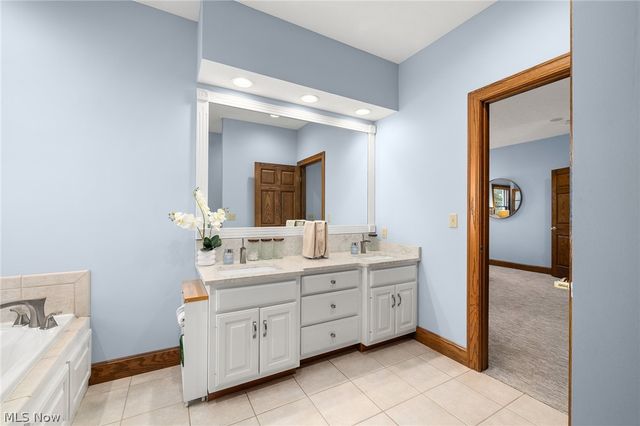 1114 Surrey Circle, Ashland, OH 44805