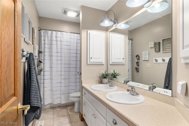 1114 Surrey Circle, Ashland, OH 44805