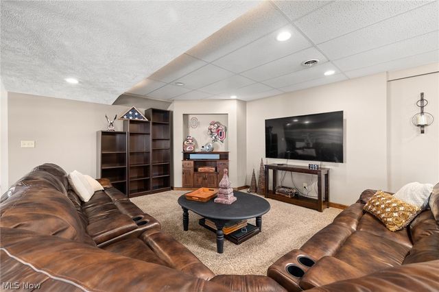 1114 Surrey Circle, Ashland, OH 44805