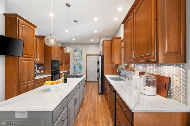 1114 Surrey Circle, Ashland, OH 44805