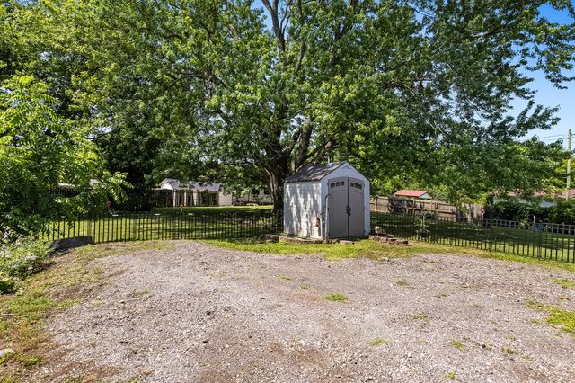 508 Needmore Rd, Clarksville, TN 37040