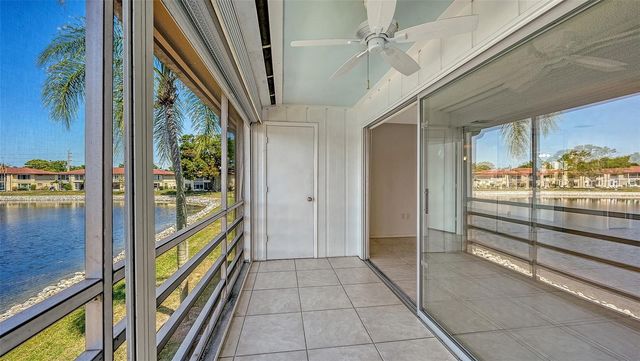 4458 NARRAGANSET TRAIL 93A, Sarasota, FL 34233