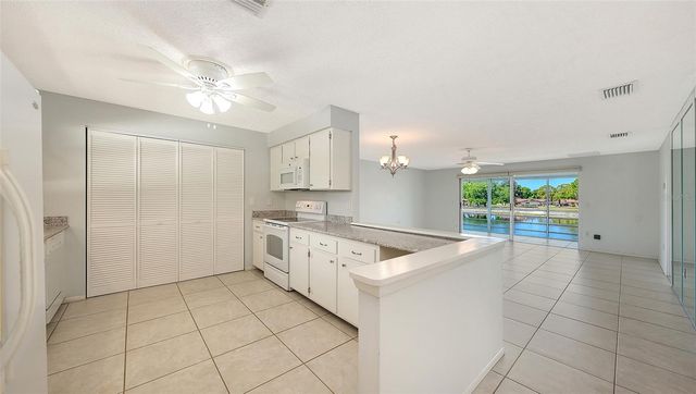 4458 NARRAGANSET TRAIL 93A, Sarasota, FL 34233