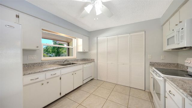 4458 NARRAGANSET TRAIL 93A, Sarasota, FL 34233