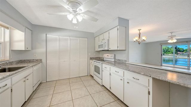4458 NARRAGANSET TRAIL 93A, Sarasota, FL 34233