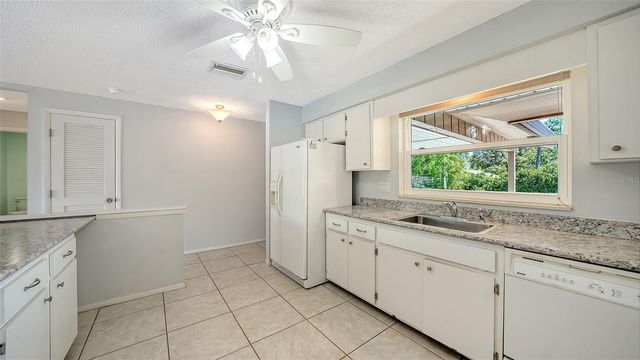 4458 NARRAGANSET TRAIL 93A, Sarasota, FL 34233