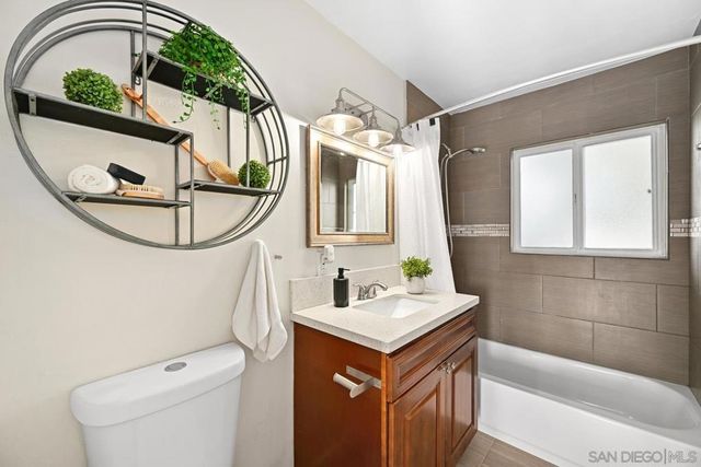 6371 Celia Vista Dr, San Diego, CA 92115