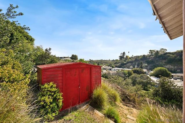 6371 Celia Vista Dr, San Diego, CA 92115