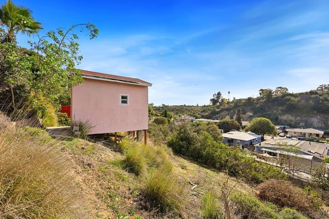 6371 Celia Vista Dr, San Diego, CA 92115