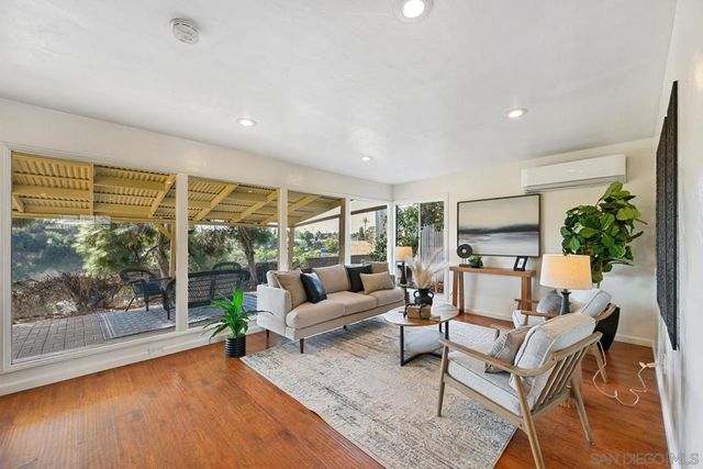 6371 Celia Vista Dr, San Diego, CA 92115