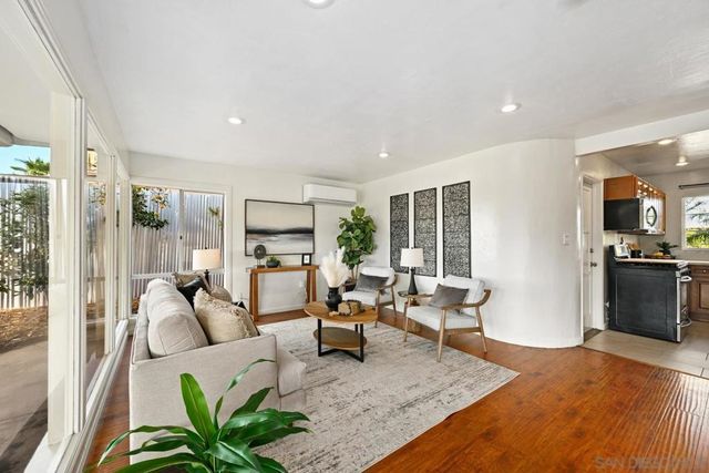 6371 Celia Vista Dr, San Diego, CA 92115