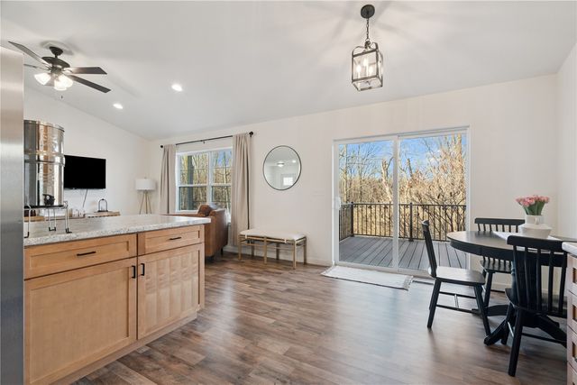 2042 Sugar Creek Drive NW, Cedar Rapids, IA 52405