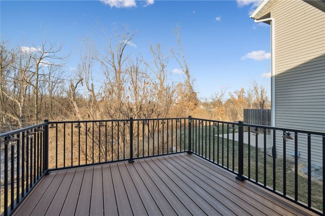 2042 Sugar Creek Drive NW, Cedar Rapids, IA 52405