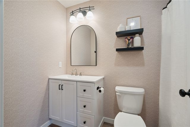 2042 Sugar Creek Drive NW, Cedar Rapids, IA 52405