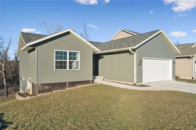 2042 Sugar Creek Drive NW, Cedar Rapids, IA 52405