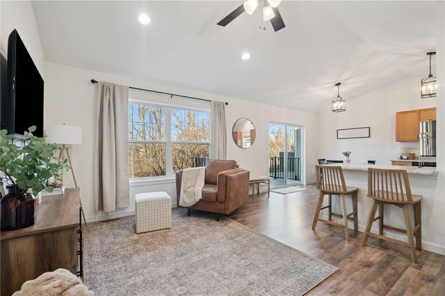 2042 Sugar Creek Drive NW, Cedar Rapids, IA 52405