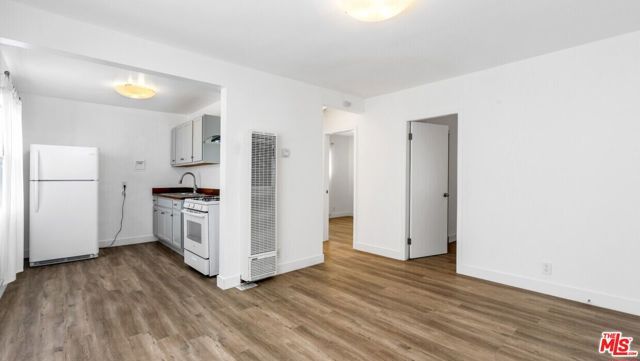 10974 S Figueroa Street, Los Angeles, CA 90061