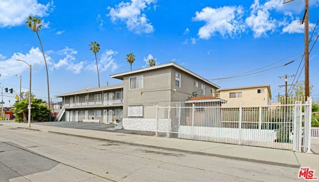 10974 S Figueroa Street, Los Angeles, CA 90061
