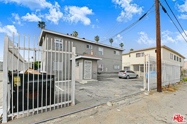 10974 S Figueroa Street, Los Angeles, CA 90061