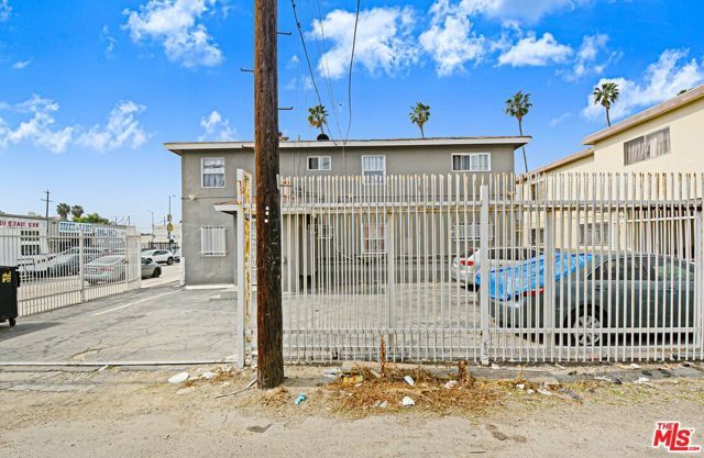 10974 S Figueroa Street, Los Angeles, CA 90061