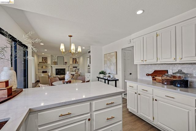 5800 Alderbrook Ct, Castro Valley, CA 94552
