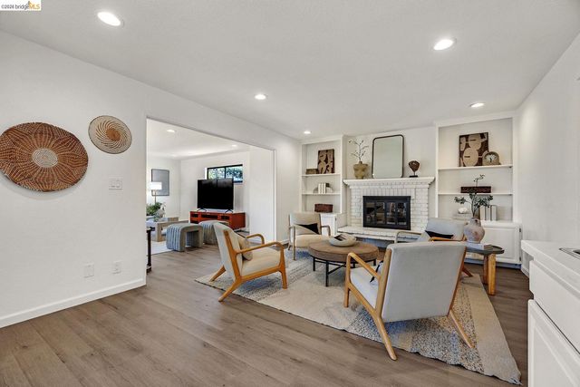 5800 Alderbrook Ct, Castro Valley, CA 94552