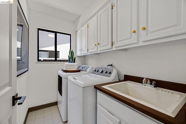 5800 Alderbrook Ct, Castro Valley, CA 94552