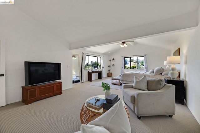 5800 Alderbrook Ct, Castro Valley, CA 94552